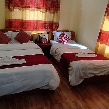 Hotel Plaza Nepal Покхара Экстерьер фото