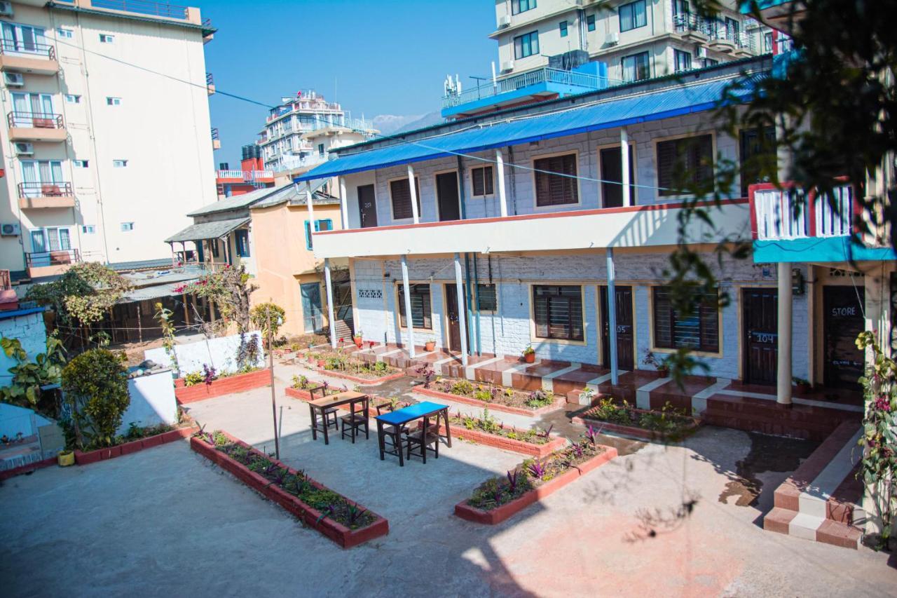 Hotel Plaza Nepal Покхара Экстерьер фото