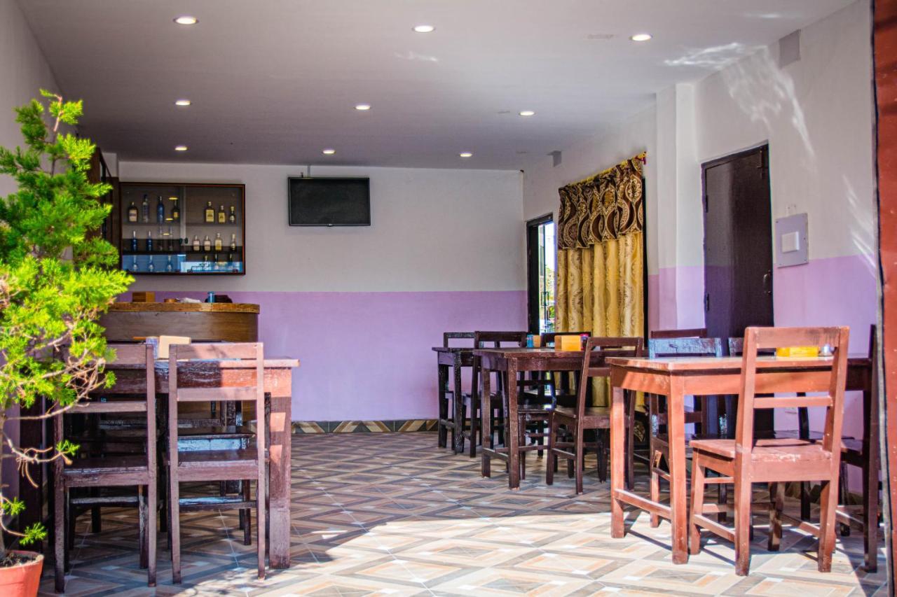 Hotel Plaza Nepal Покхара Экстерьер фото