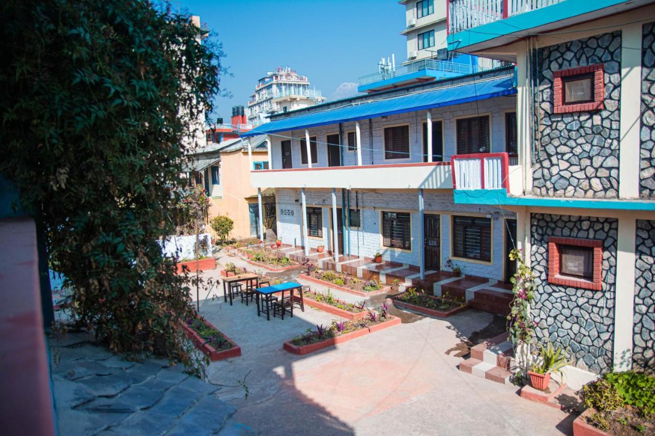 Hotel Plaza Nepal Покхара Экстерьер фото