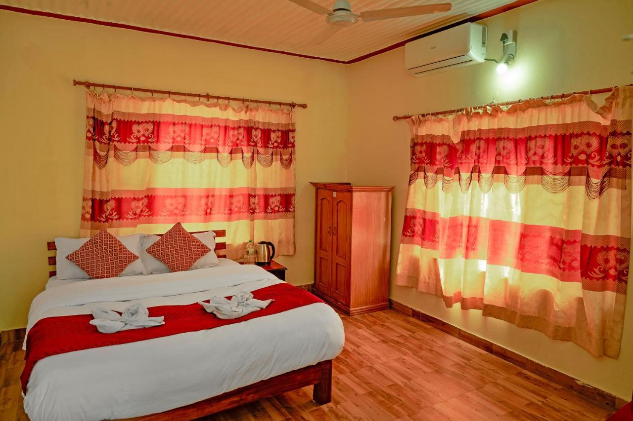 Hotel Plaza Nepal Покхара Экстерьер фото